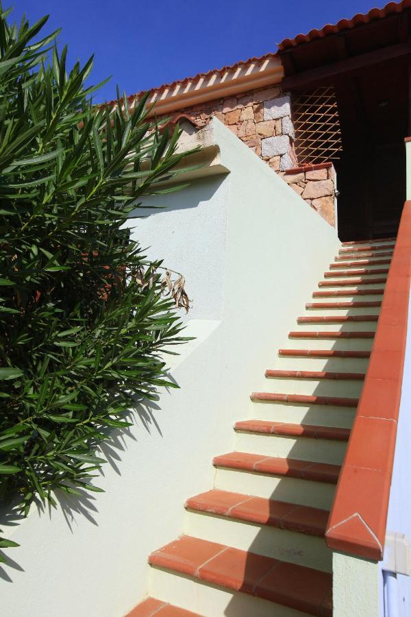 Appartamento Con Vista Mare Tanaunella Bagian luar foto