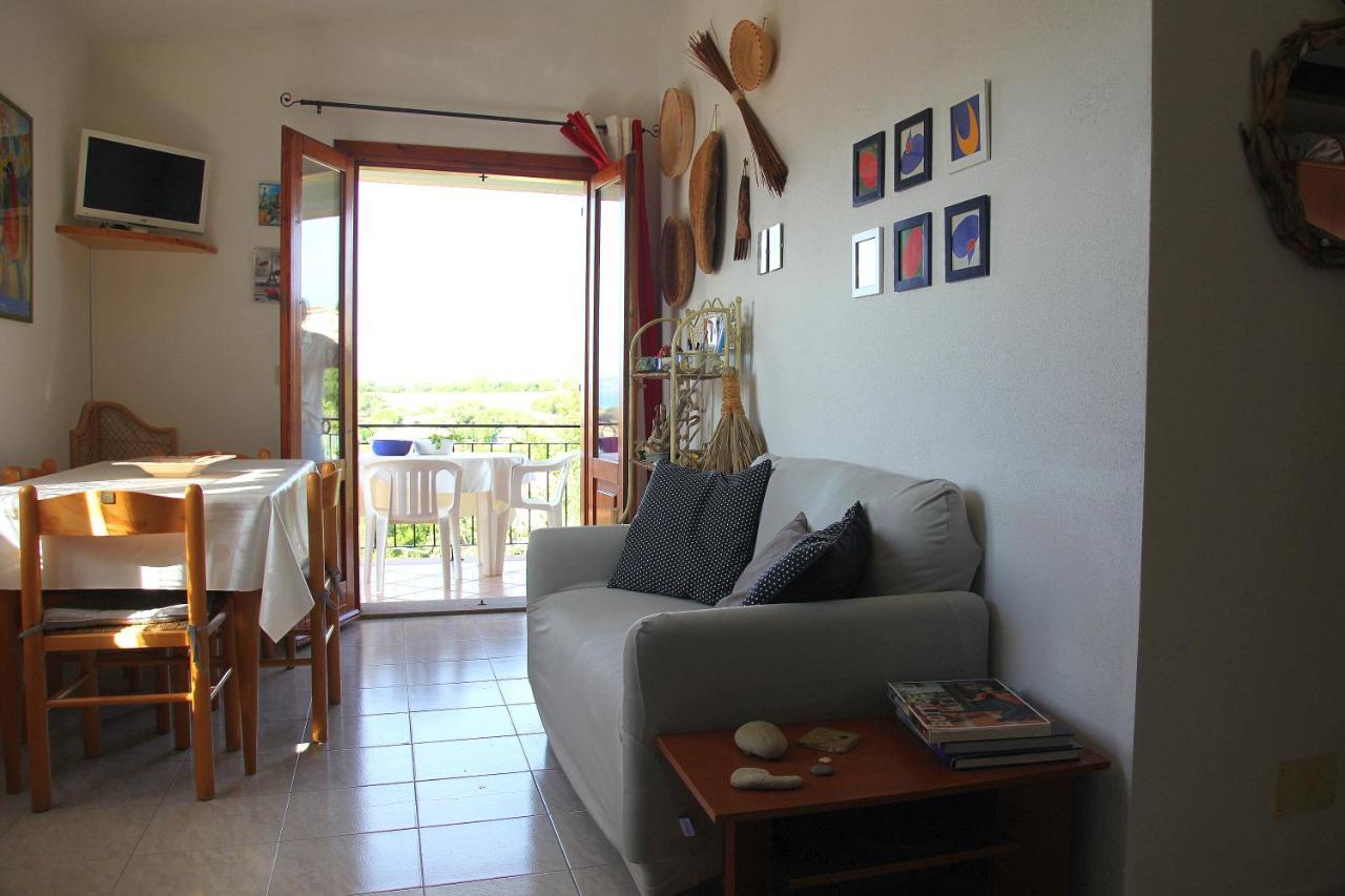 Appartamento Con Vista Mare Tanaunella Bagian luar foto