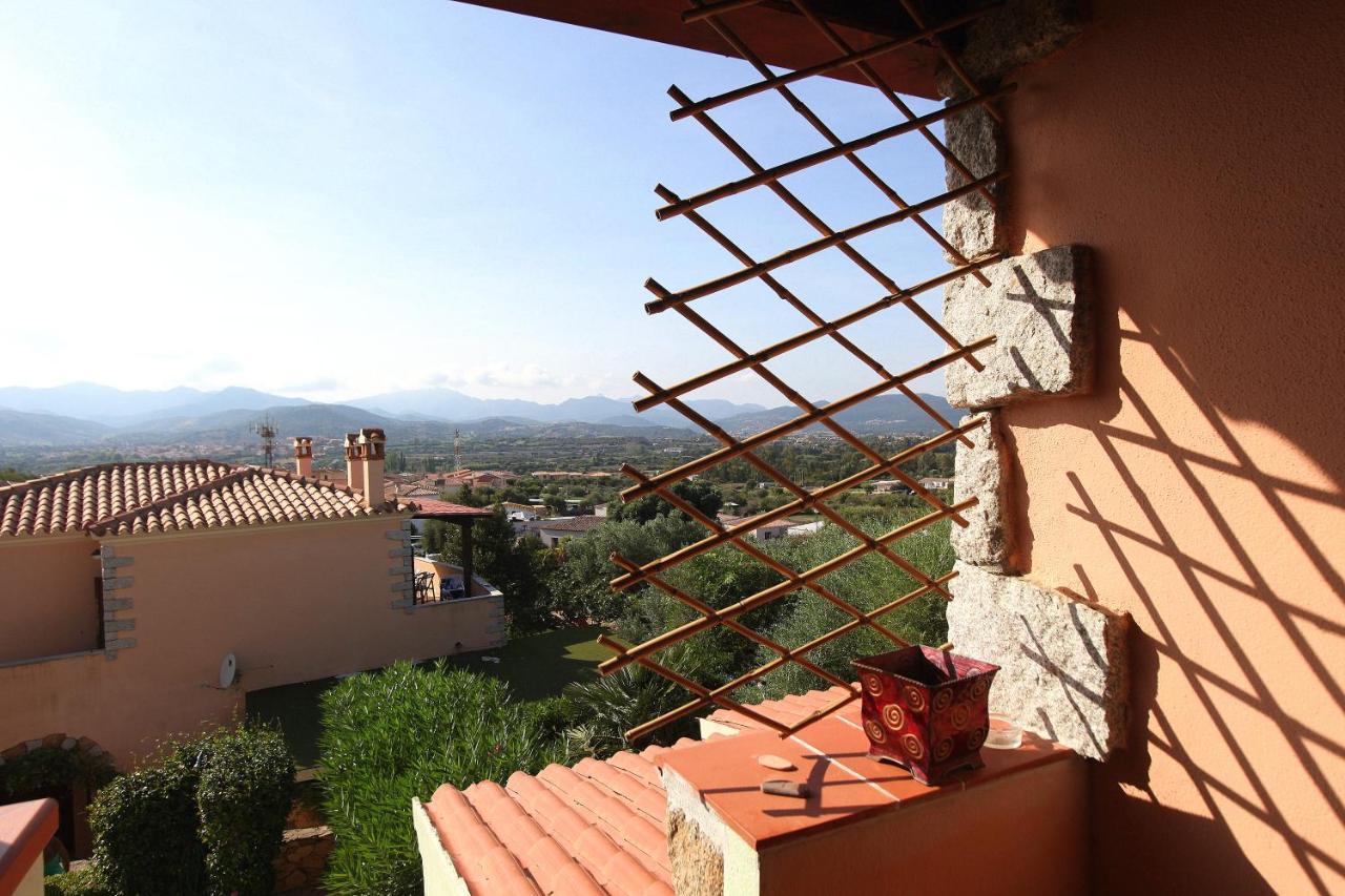 Appartamento Con Vista Mare Tanaunella Bagian luar foto