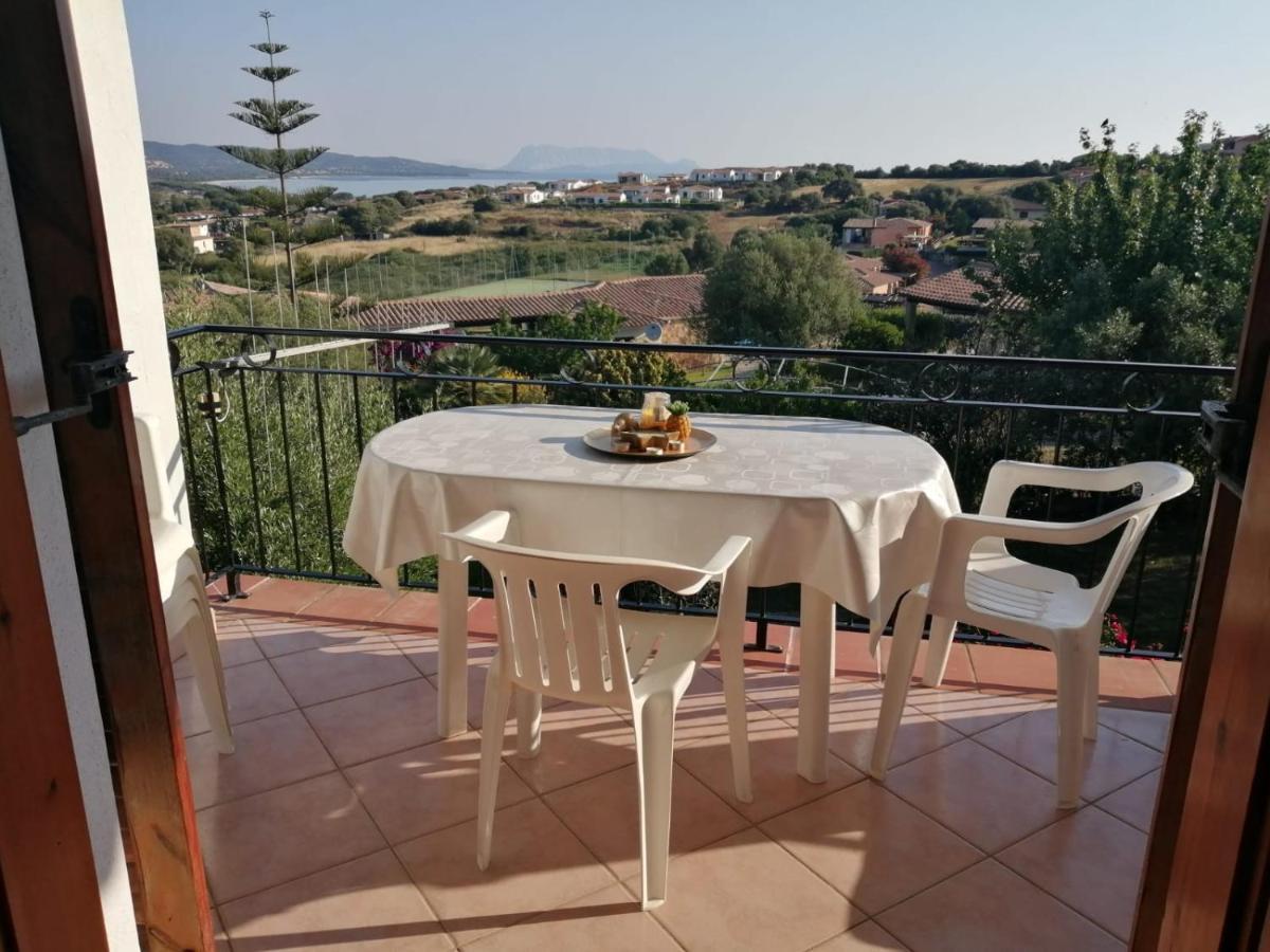 Appartamento Con Vista Mare Tanaunella Bagian luar foto